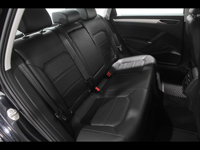 Used 2019 Volkswagen Passat 2.0T Wolfsburg FWD image 18