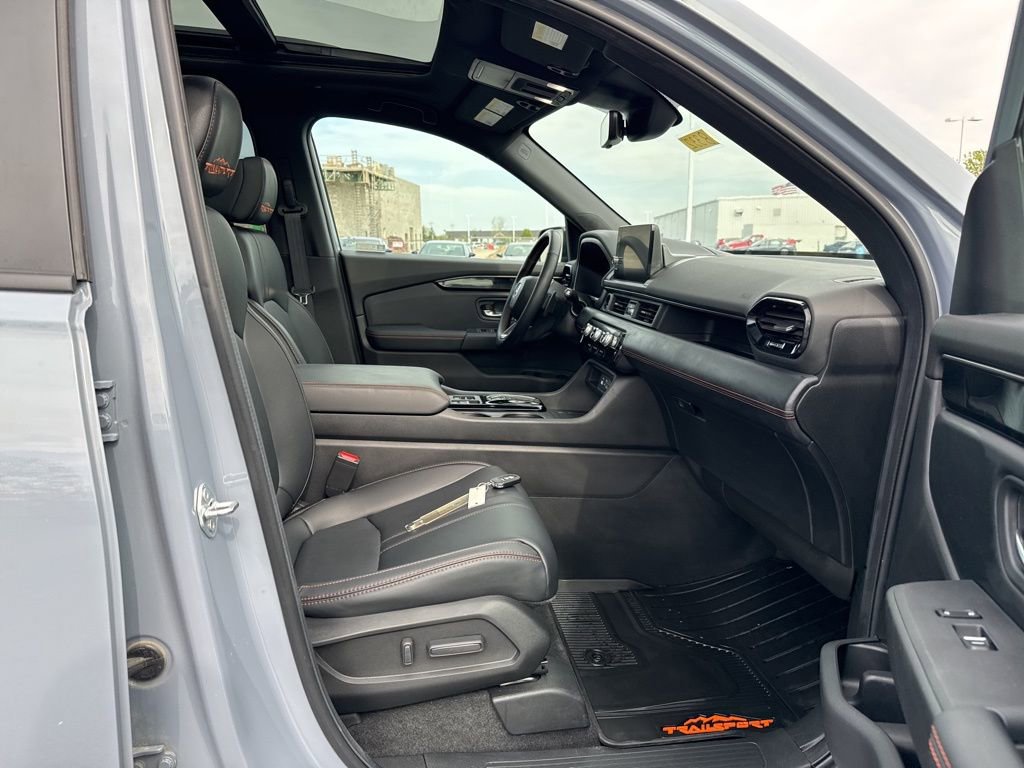 Used 2024 Honda Pilot TrailSport image 41
