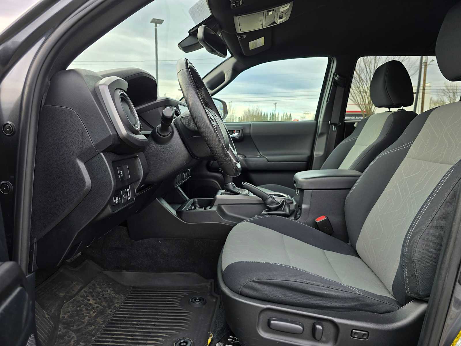 Used 2021 Toyota Tacoma TRD Sport w/ Technology Package image 24