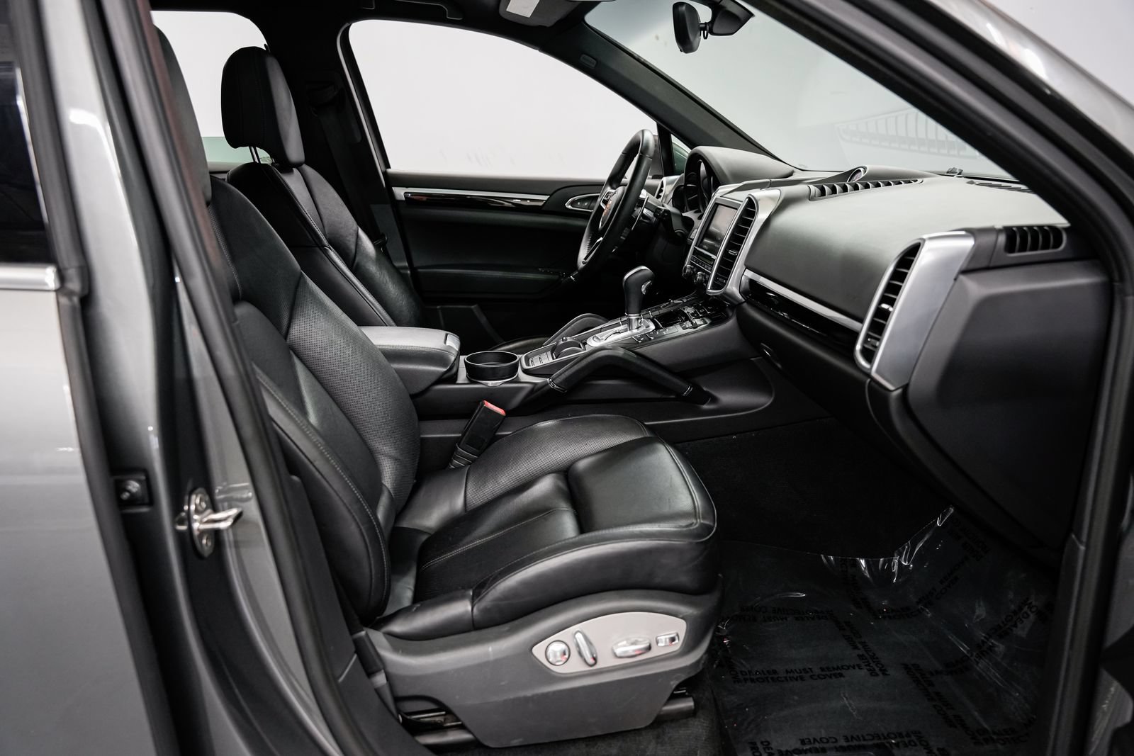 Used 2015 Porsche Cayenne Diesel AWD/4WD image 23
