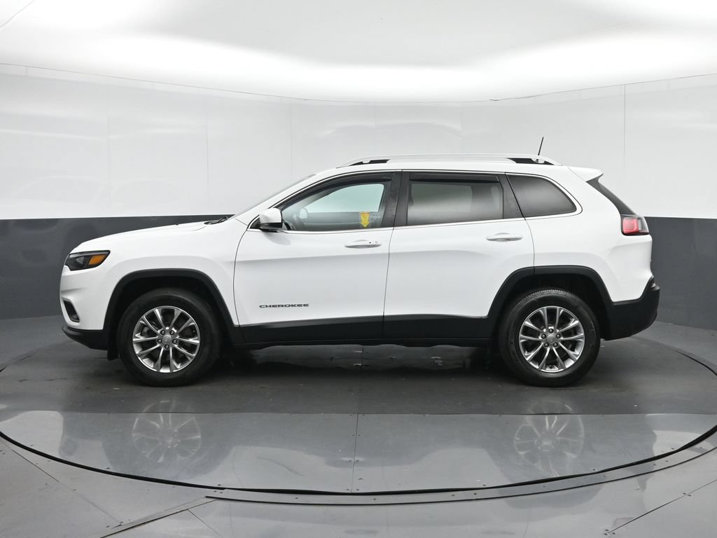 Used 2019 Jeep Cherokee Latitude Plus w/ Cold Weather Group AWD/4WD image 4