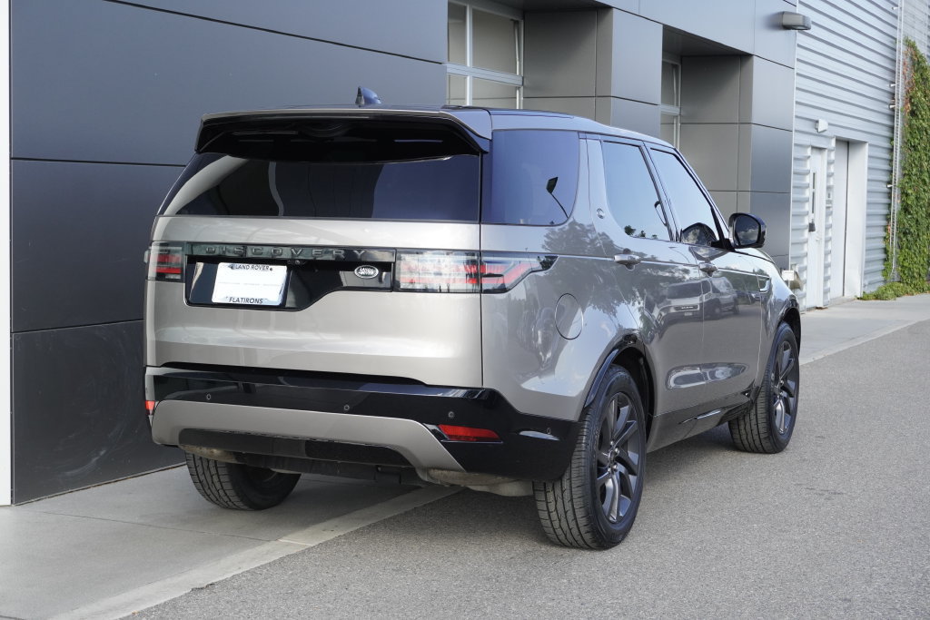Used 2021 Land Rover Discovery S R-Dynamic AWD/4WD image 2