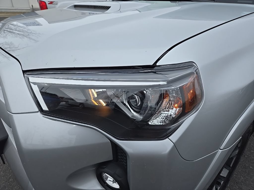 Used 2023 Toyota 4Runner TRD Off-Road AWD/4WD image 33