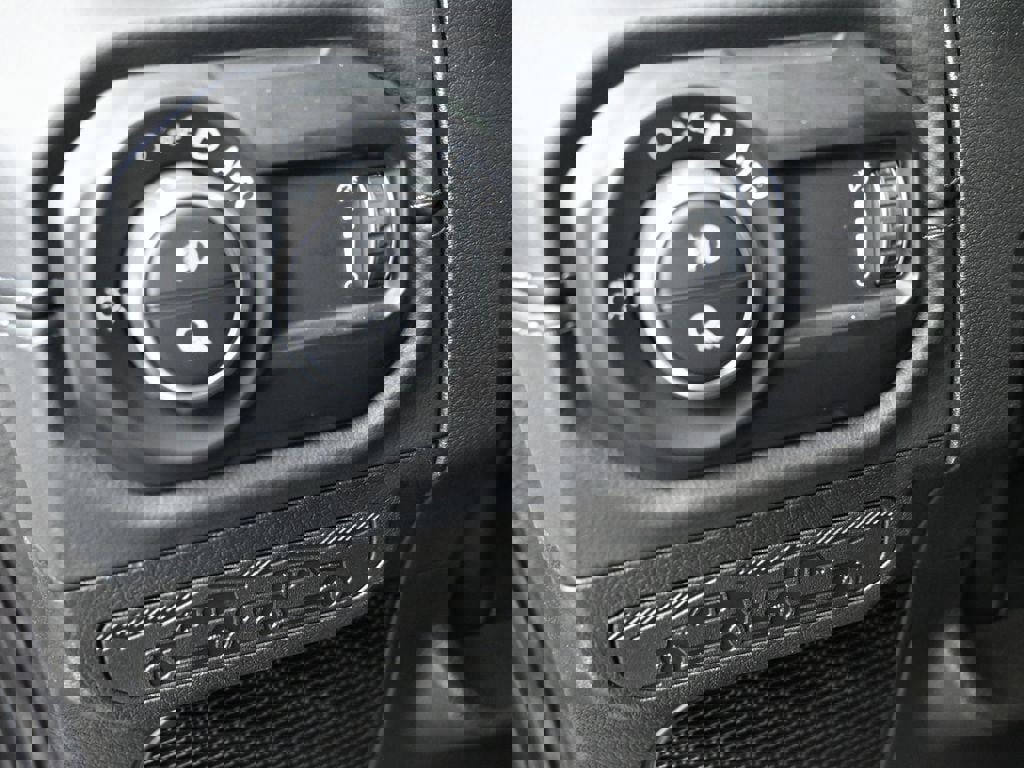 New 2025 Jeep Gladiator Mojave image 13