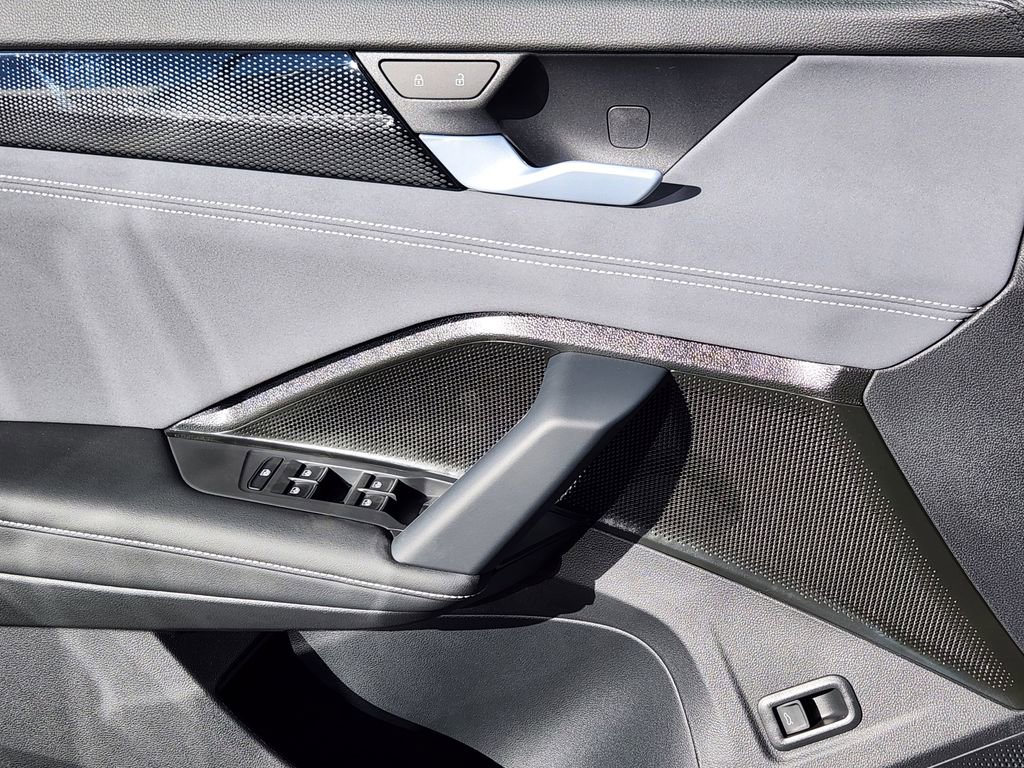 New 2026 Volkswagen Tiguan SE image 13