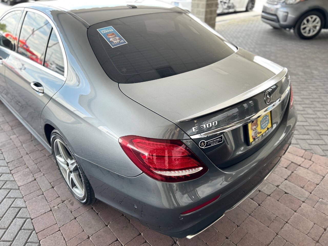 Used 2017 Mercedes-Benz E 300 4MATIC image 17