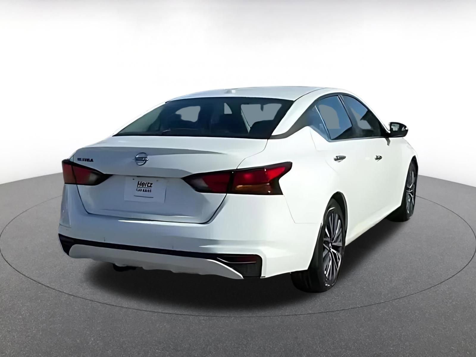 Used 2025 Nissan Altima 2.5 SV image 12