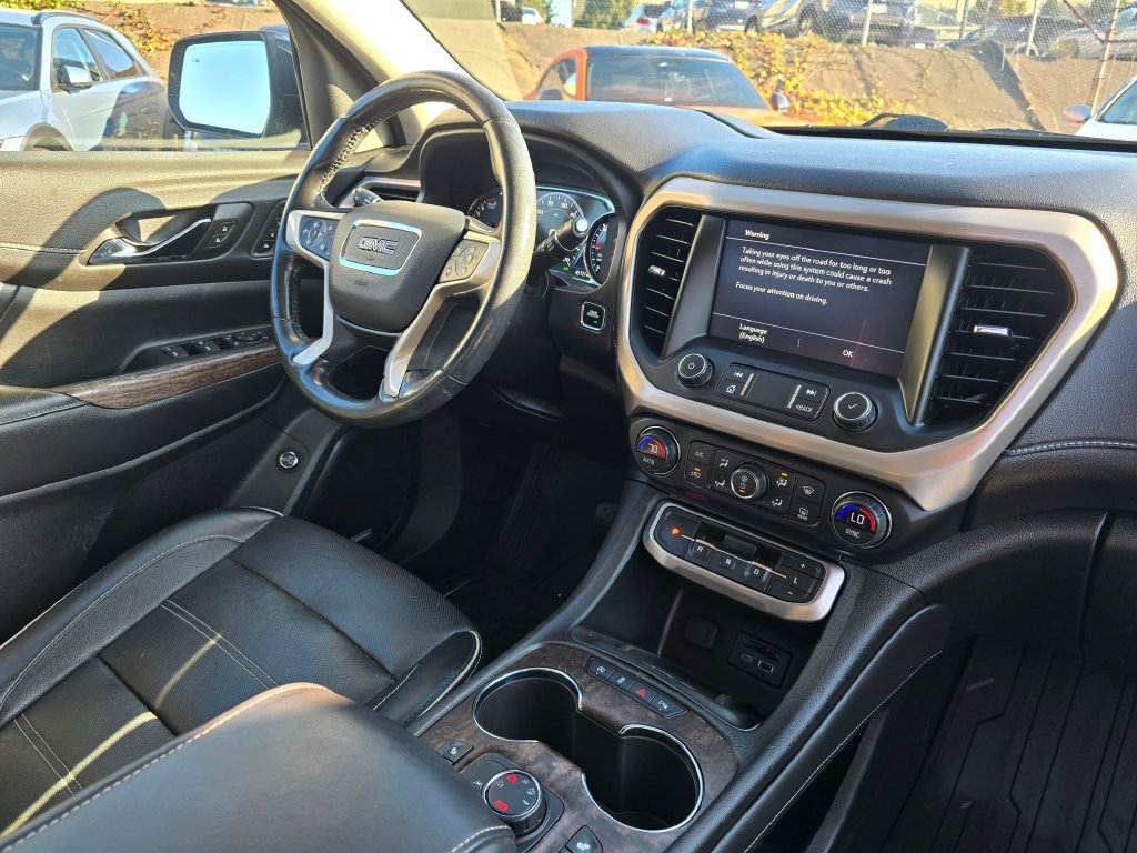 Used 2020 GMC Acadia Denali w/ Denali Ultimate Package AWD/4WD image 11