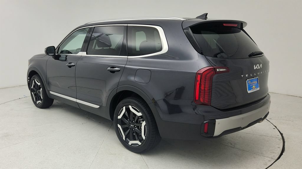 Used 2025 Kia Telluride S FWD image 5