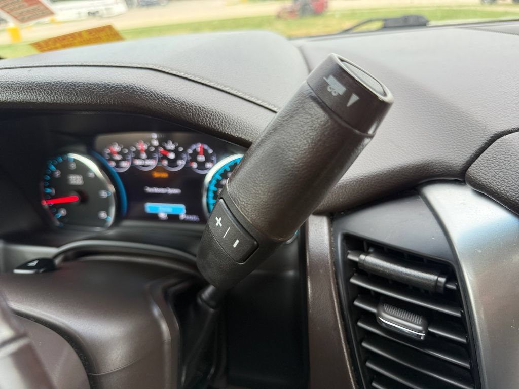 Used 2020 Chevrolet Suburban Premier AWD/4WD image 14