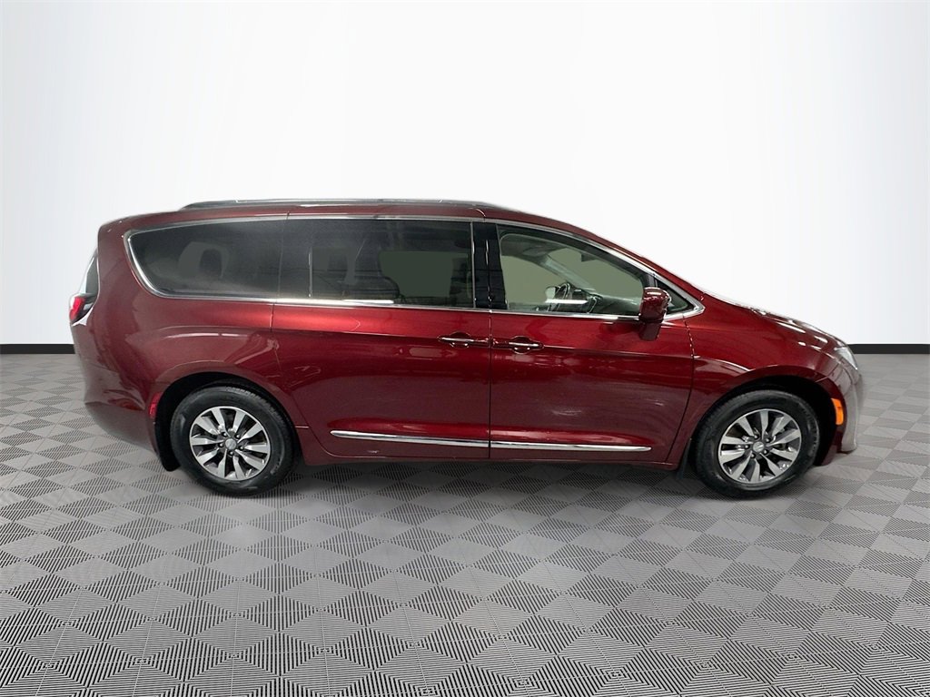 Used 2019 Chrysler Pacifica Touring-L Plus image 35