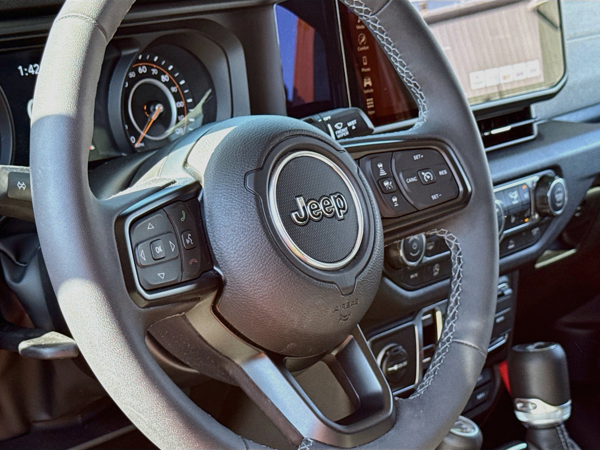 Used 2025 Jeep Wrangler Unlimited Sport AWD/4WD image 12