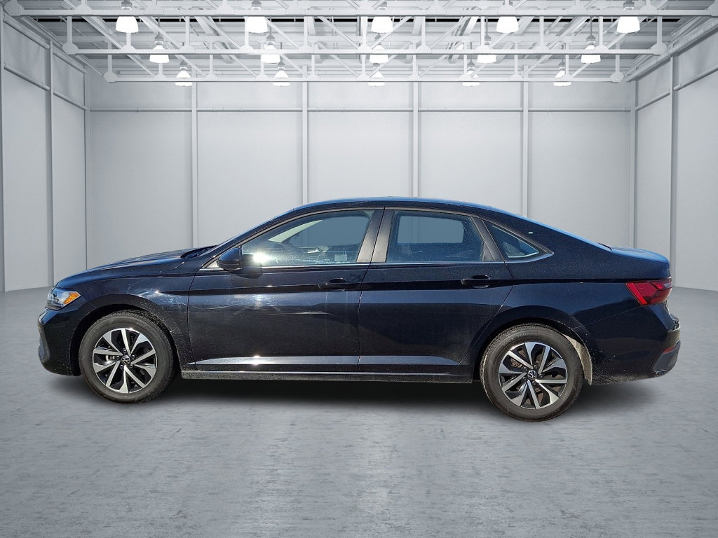 Used 2024 Volkswagen Jetta S image 2