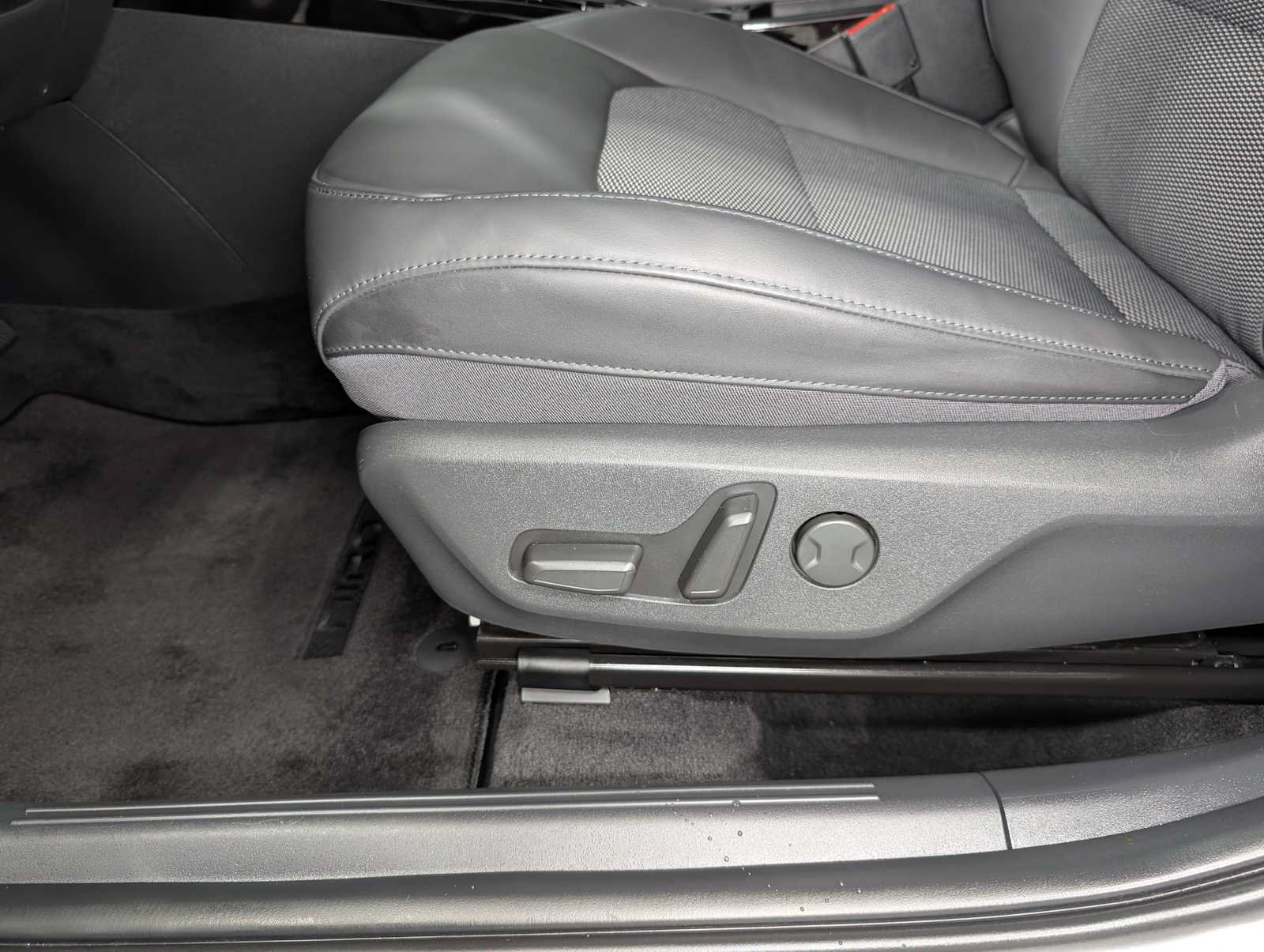 Used 2024 Kia Niro EX FWD image 37