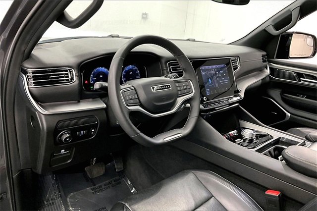 Used 2024 Jeep Wagoneer Series II image 12