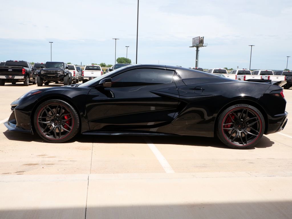 Used 2026 Chevrolet Corvette Z06 w/ Stealth Interior Trim Package RWD image 3