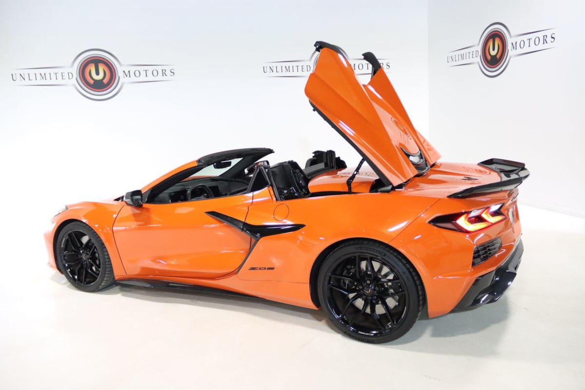 Used 2025 Chevrolet Corvette Z06 RWD image 71