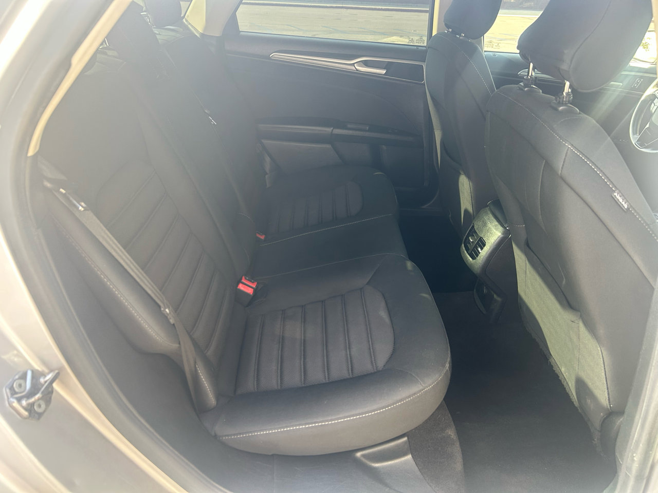 Used 2019 Ford Fusion SE image 11