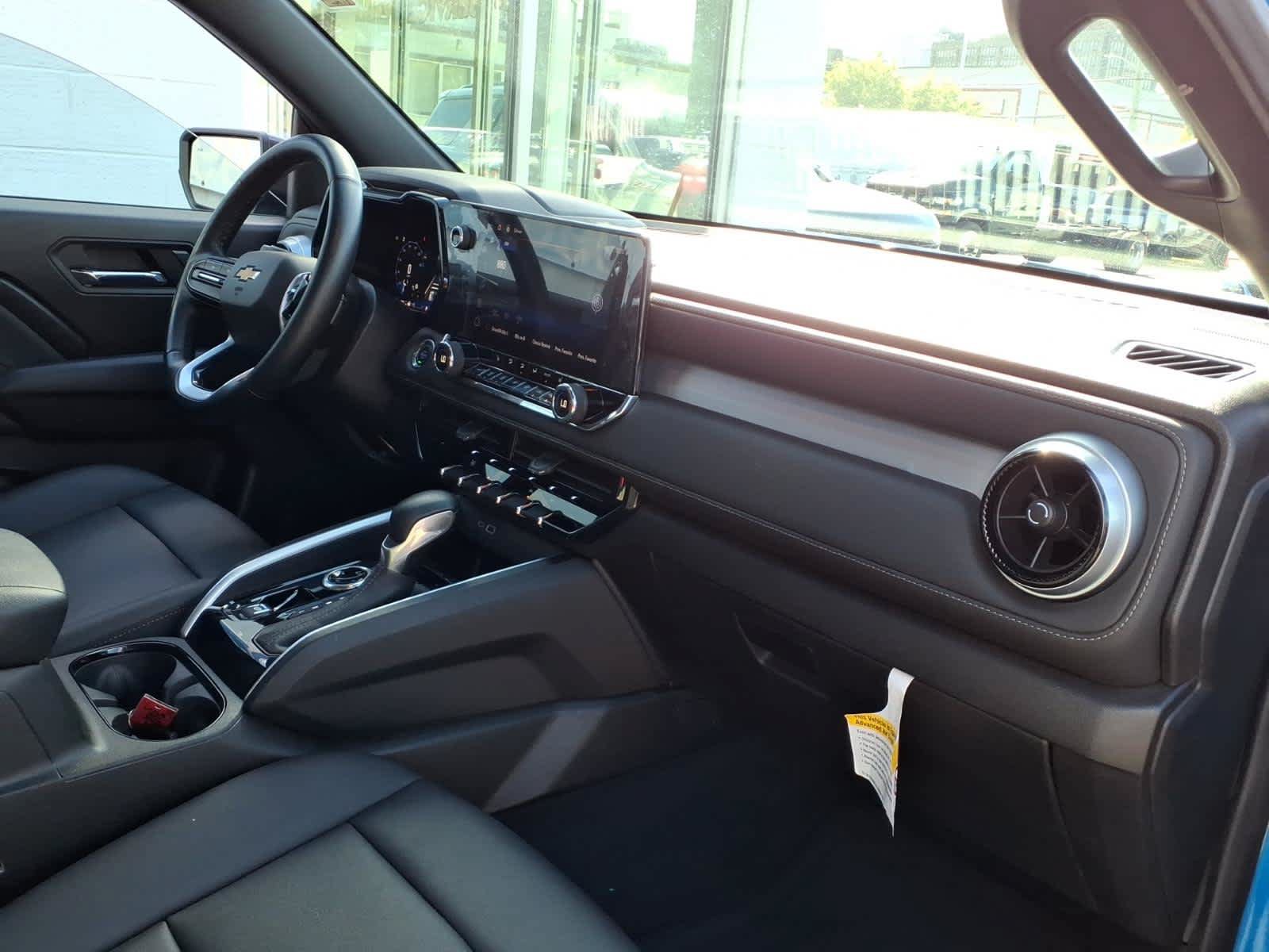 Used 2024 Chevrolet Colorado LT w/ LT Convenience Package III AWD/4WD image 21