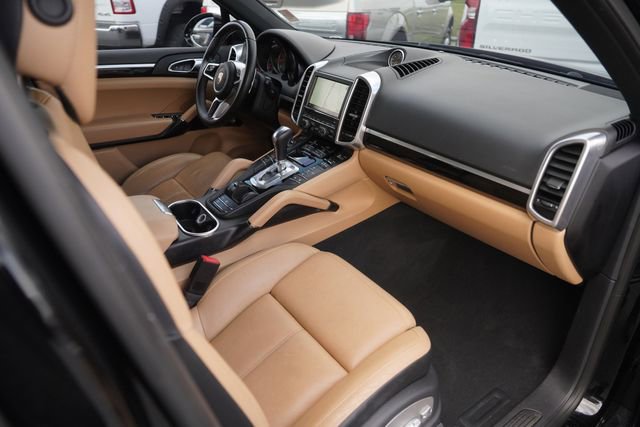 Used 2016 Porsche Cayenne image 18