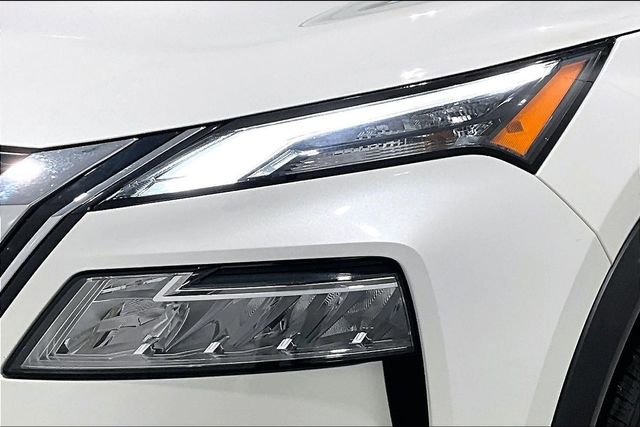 Used 2021 Nissan Rogue SV image 32