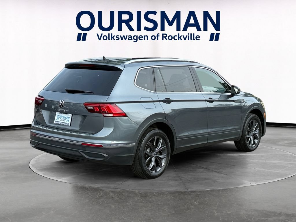 Used 2023 Volkswagen Tiguan SE w/ Panoramic Sunroof Package FWD image 6