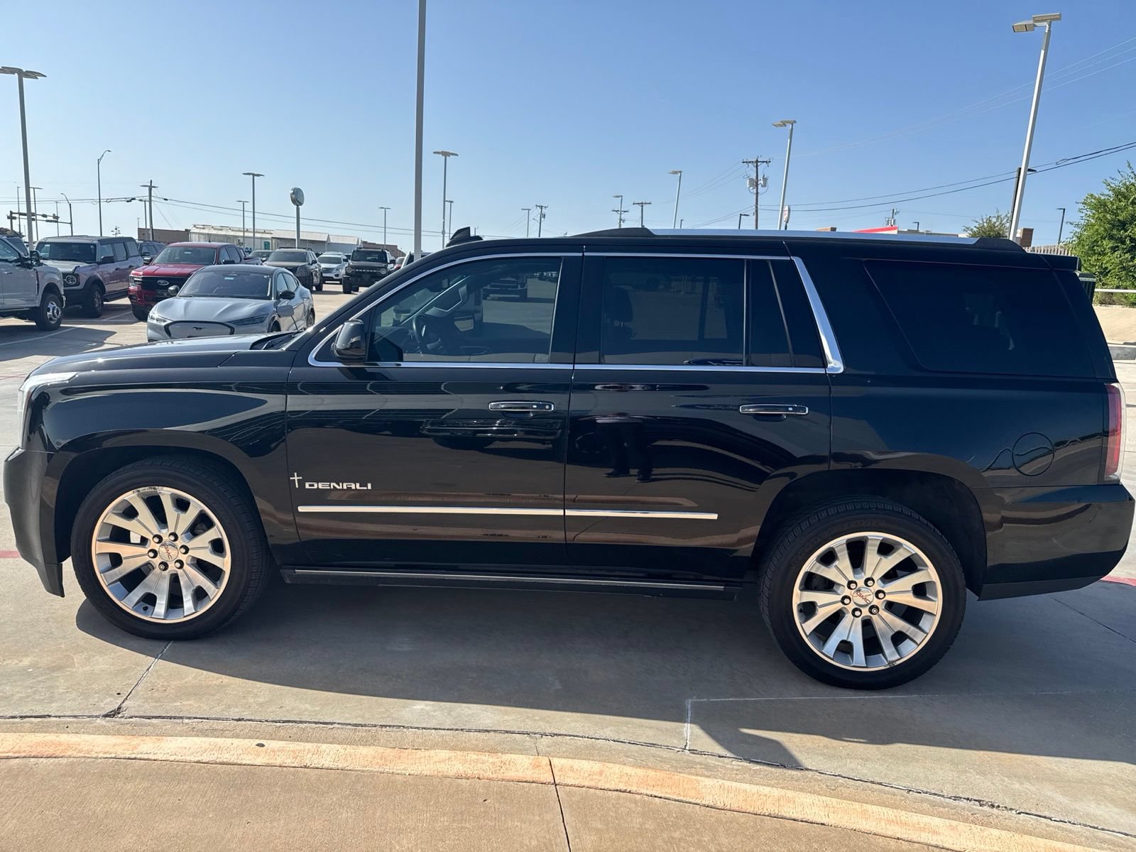Used 2018 GMC Yukon Denali w/ Open Road Package AWD/4WD image 6