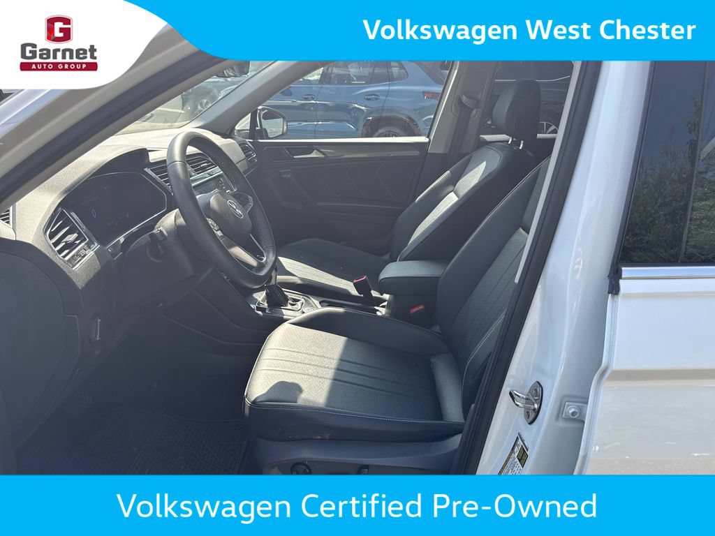 Certified 2023 Volkswagen Tiguan SE w/ Panoramic Sunroof Package AWD/4WD image 9