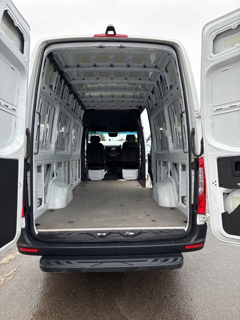 Used 2023 Mercedes-Benz Sprinter 2500 image 20