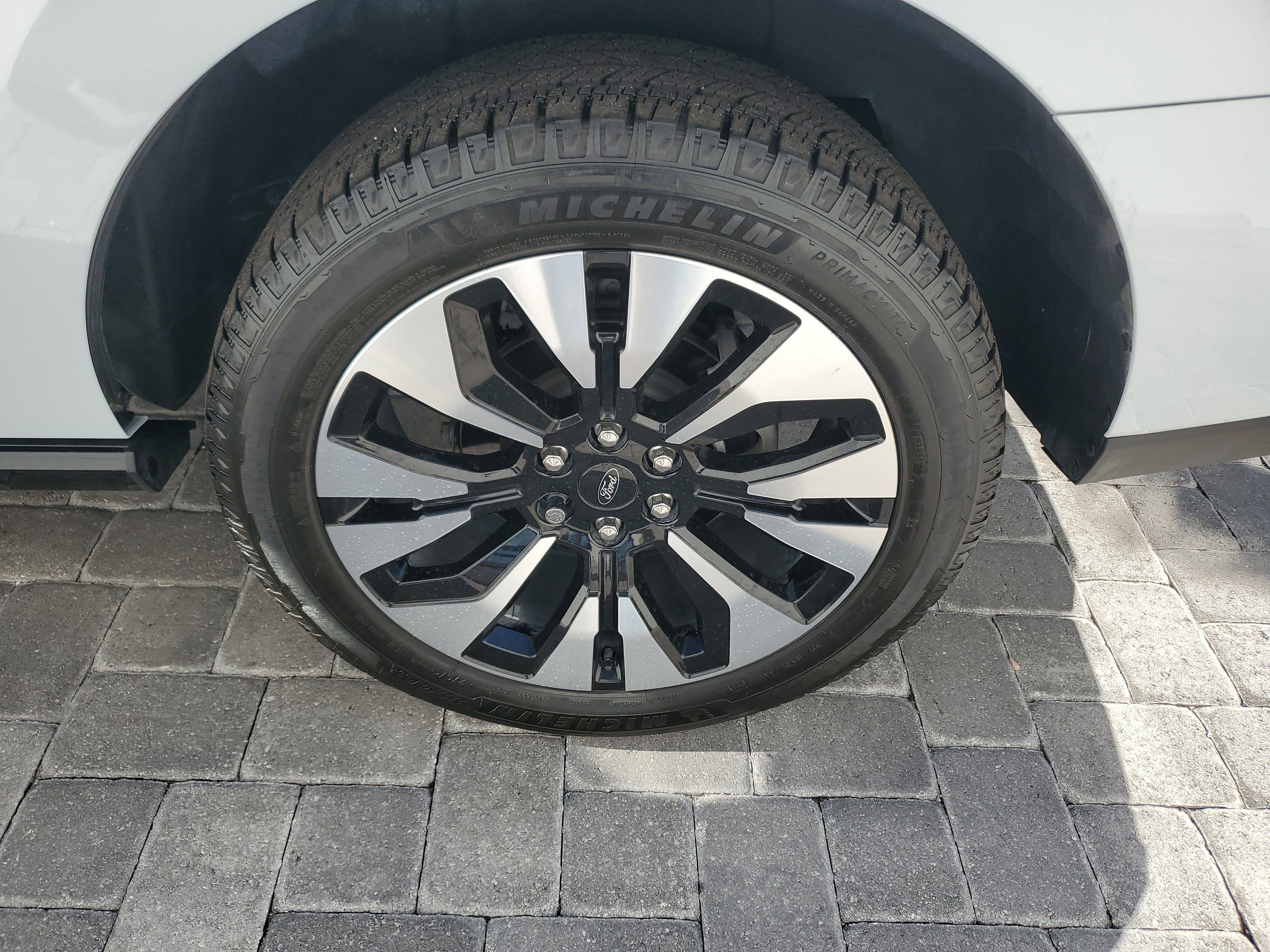 Used 2025 Ford Expedition Platinum w/ Driver's Package image 7