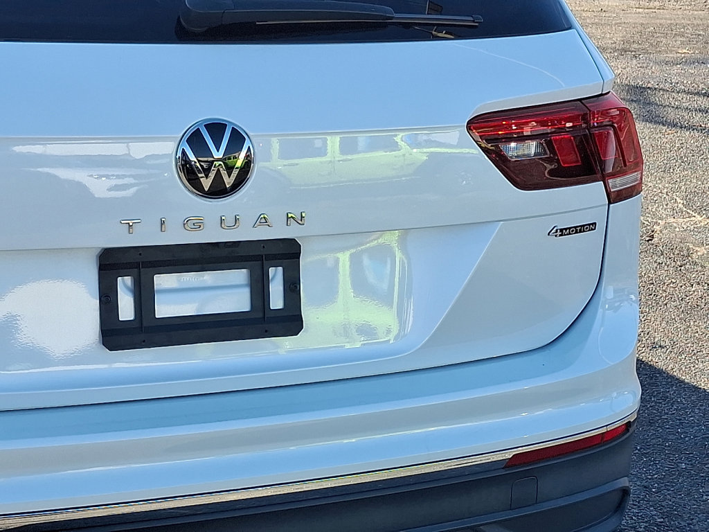 Used 2023 Volkswagen Tiguan SE image 16