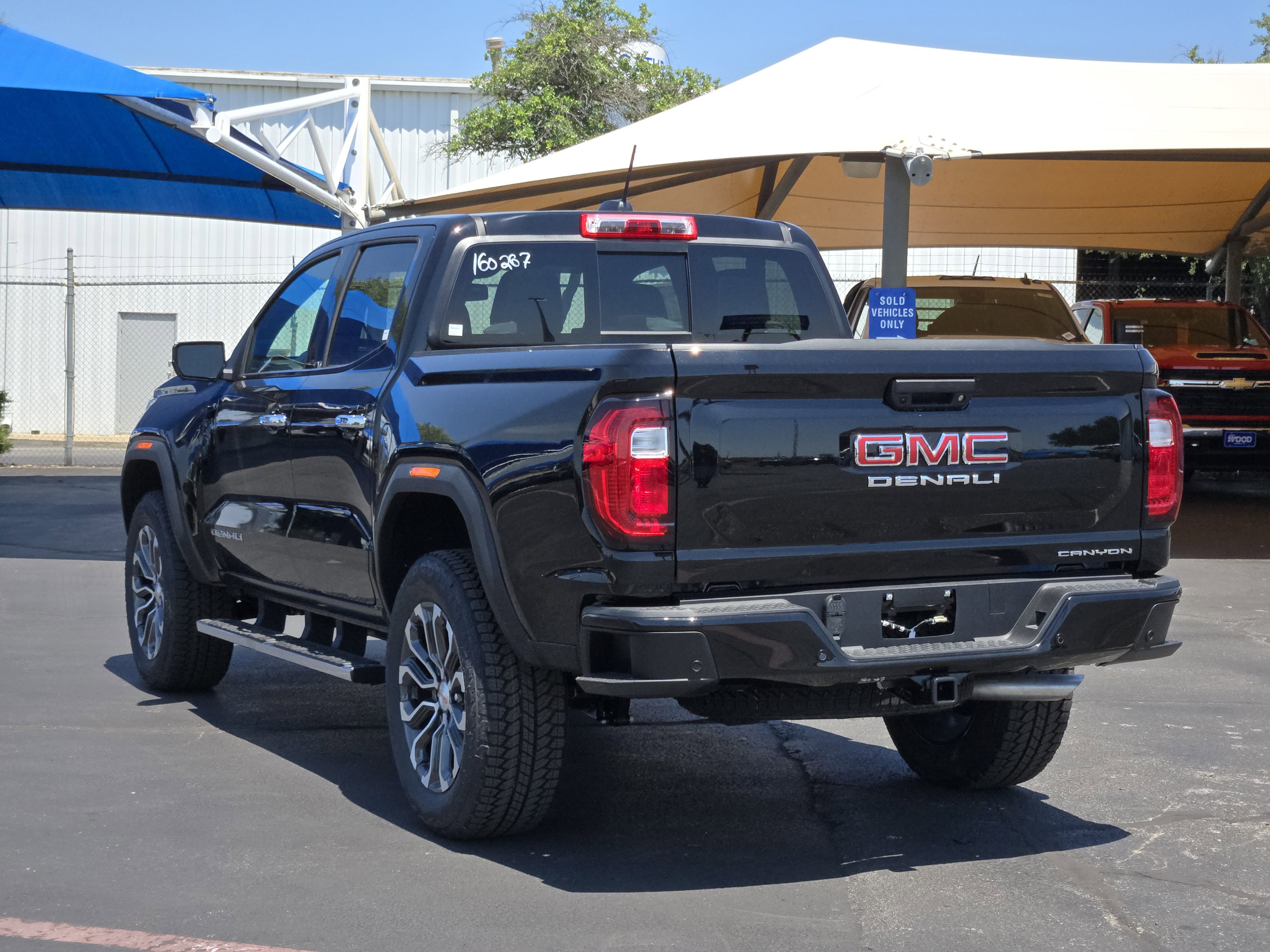 New 2026 GMC Canyon Denali image 3