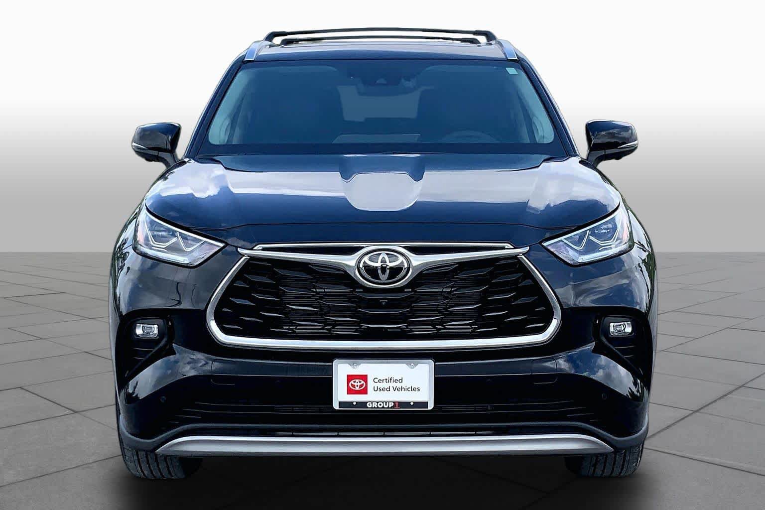 Certified 2026 Toyota Highlander Platinum AWD/4WD image 4