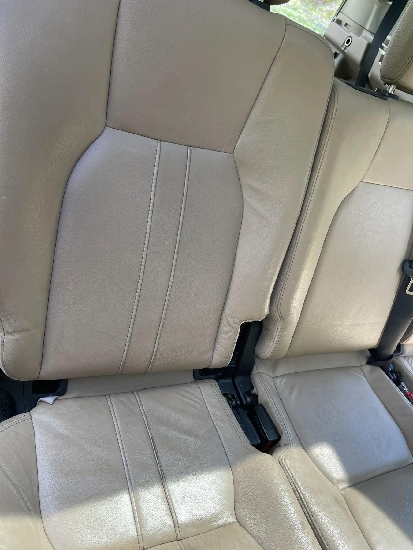 Used 2011 Land Rover LR4 HSE AWD/4WD image 19