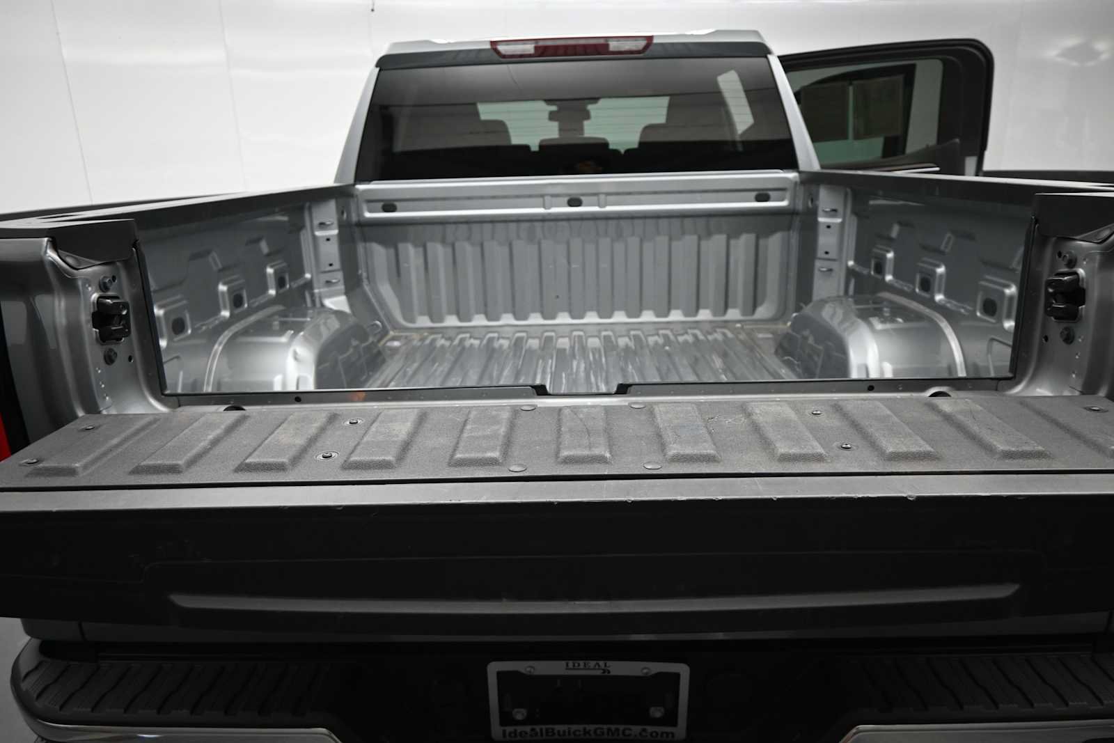 Used 2026 GMC Sierra 1500 SLT AWD/4WD image 14