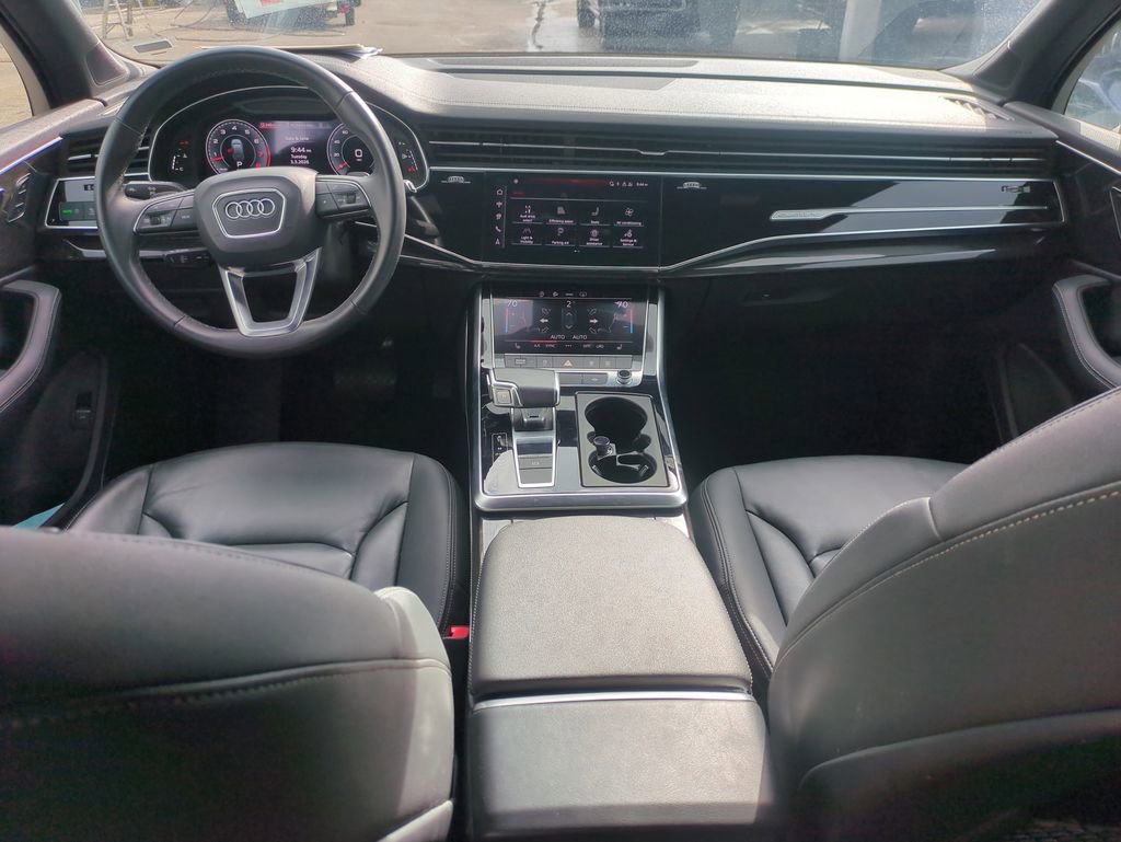 Used 2025 Audi Q7 3.0T Premium Plus AWD/4WD image 17