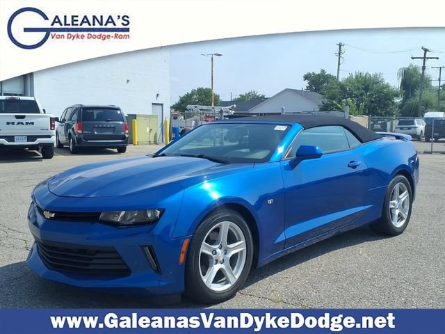 Used 2018 Chevrolet Camaro LT RWD image 1