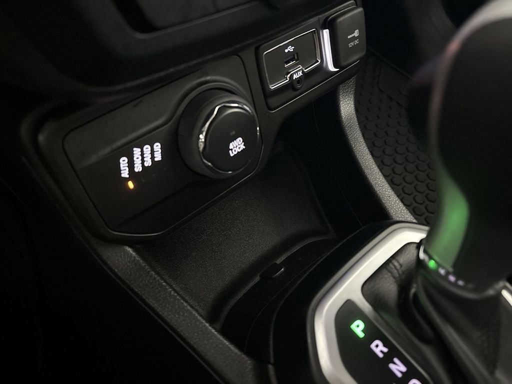 Used 2019 Jeep Renegade Latitude w/ Cold Weather Group image 56