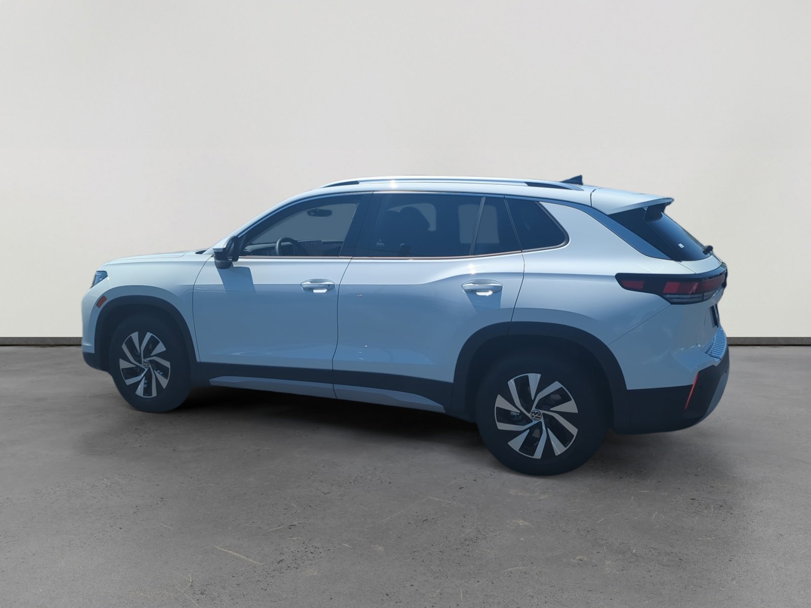 New 2025 Volkswagen Tiguan S image 3