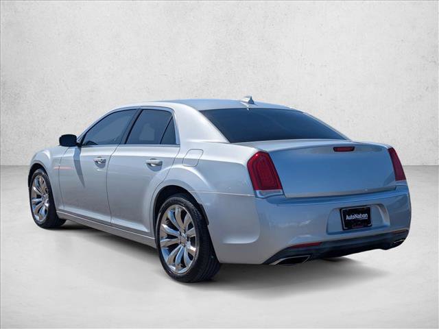 Used 2020 Chrysler 300 Touring w/ Chrome Appearance Package RWD image 8