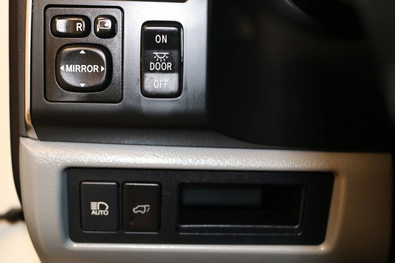 Used 2020 Toyota Sequoia Platinum image 66