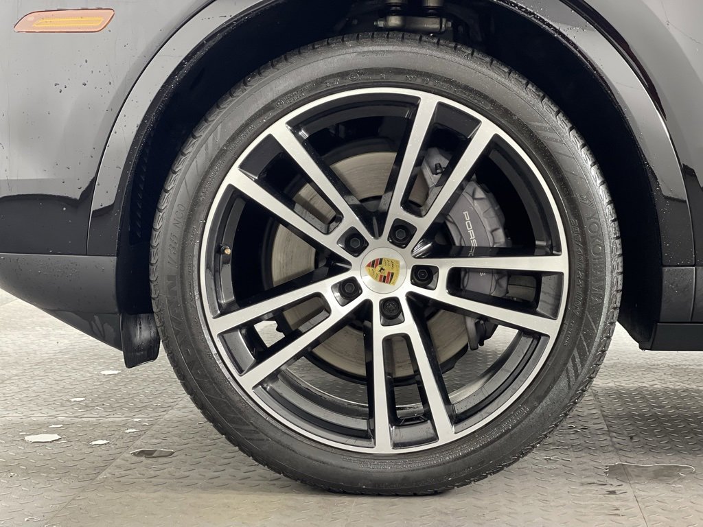 Certified 2024 Porsche Cayenne image 13