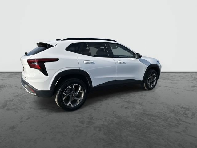 Used 2025 Chevrolet Trax LT image 8