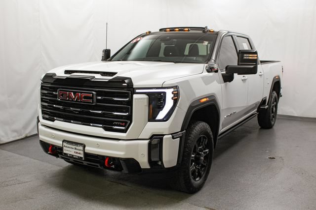Used 2024 GMC Sierra 2500 AT4 w/ AT4 Preferred Package AWD/4WD image 5
