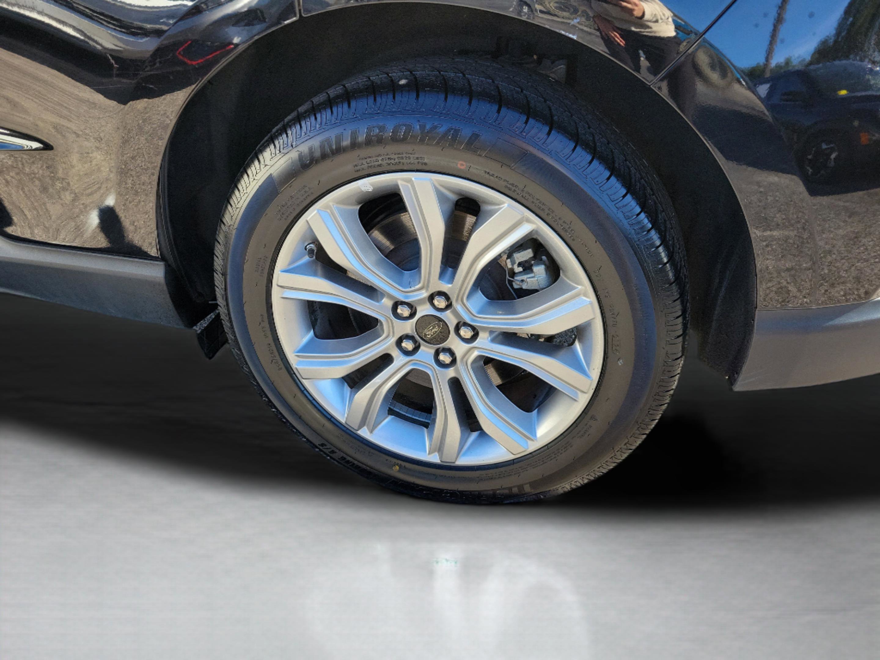 Used 2024 Ford Edge Titanium image 8