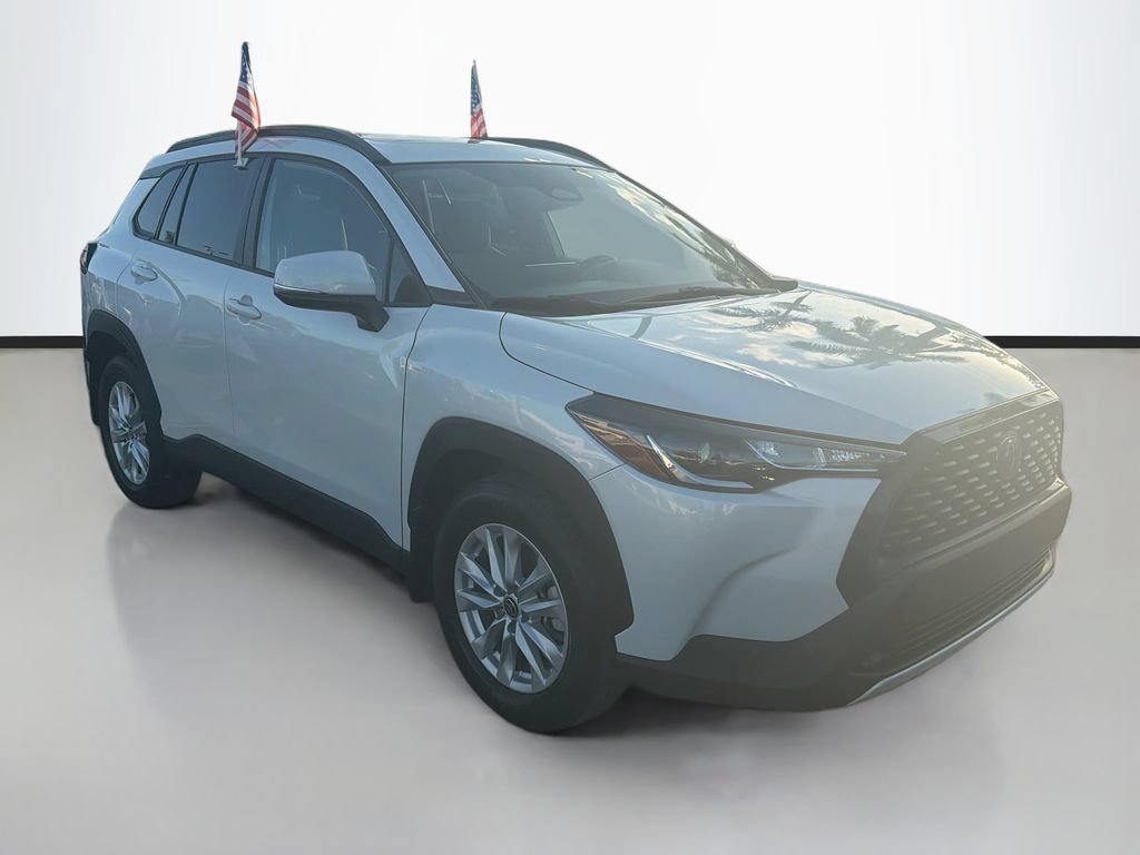 Used 2023 Toyota Corolla Cross LE w/ Moonroof Package AWD/4WD image 1
