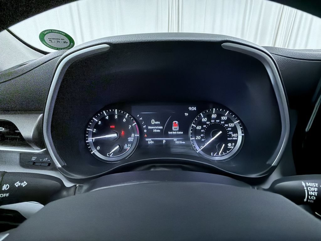 Used 2020 Toyota Highlander XLE AWD/4WD image 21