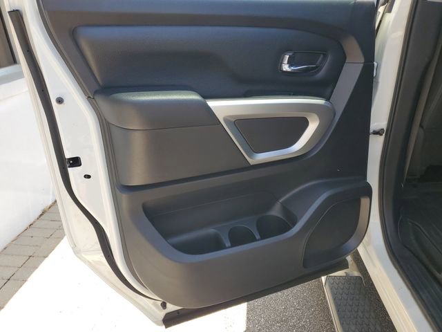 Used 2019 Nissan Titan SV w/ SV Convenience Package RWD image 31