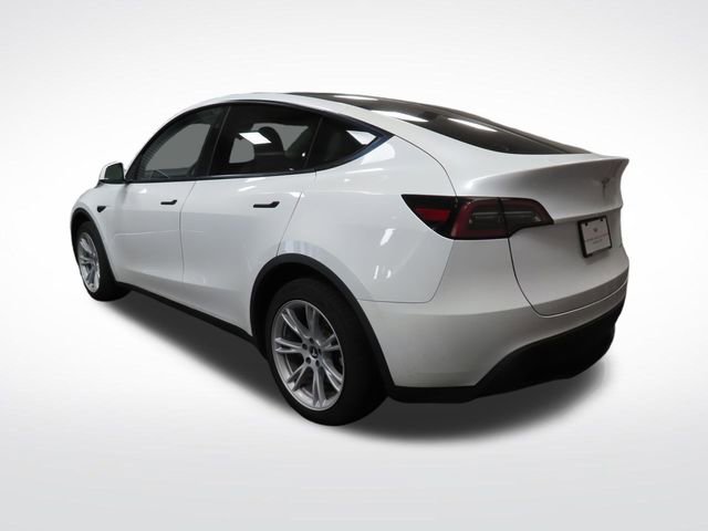 Used 2024 Tesla Model Y Long Range AWD/4WD image 3