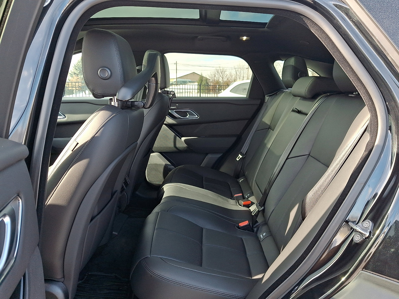 Used 2026 Land Rover Range Rover Velar Dynamic SE image 10